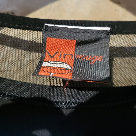 🇨🇦 Canadian Brand Vin Rouge Black and Red Graphic Tunic Top - Picture 2 of 5